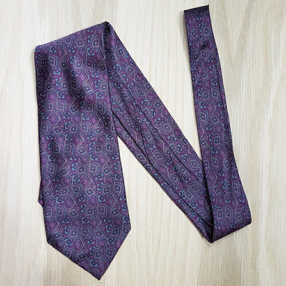 Vintage Hand Made In Italy 100% Silk Geometric Diamond Purple Teal Necktie OS